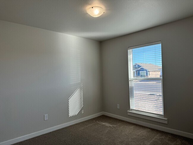 Foto del edificio - 10307 Creek St