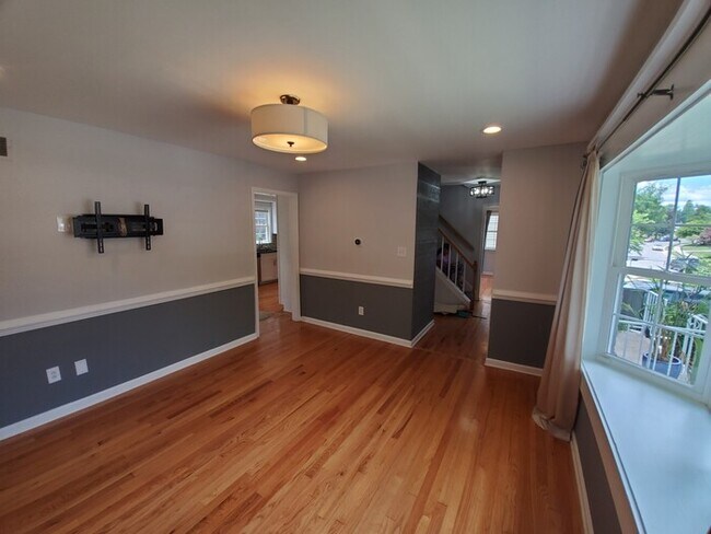 Foto del edificio - 317 Wickersham Way