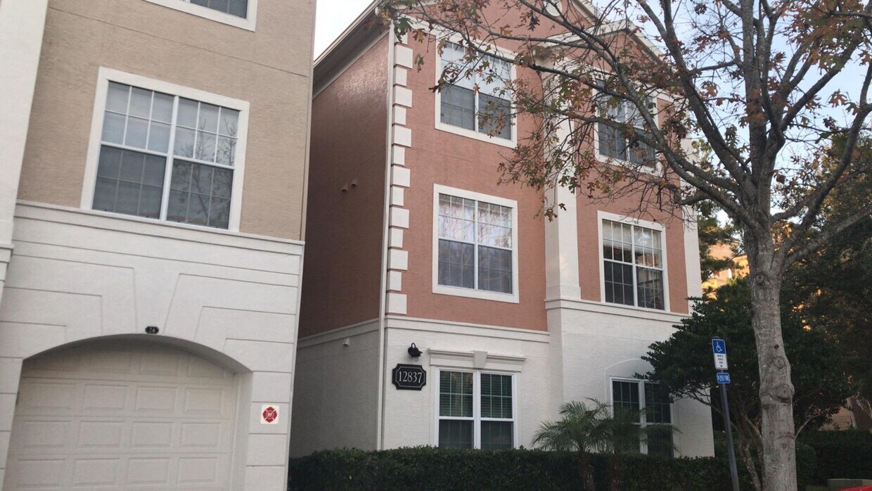 Primary Photo - 12837 Madison Pointe Circle, Bldg. 8, Unit...