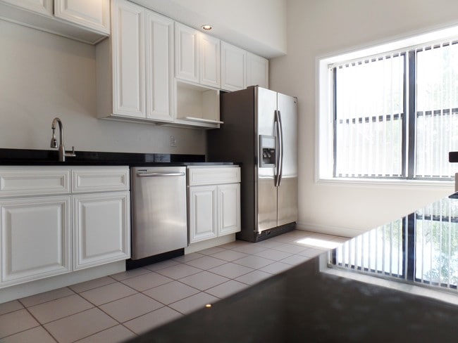 Building Photo - Gallery 3450