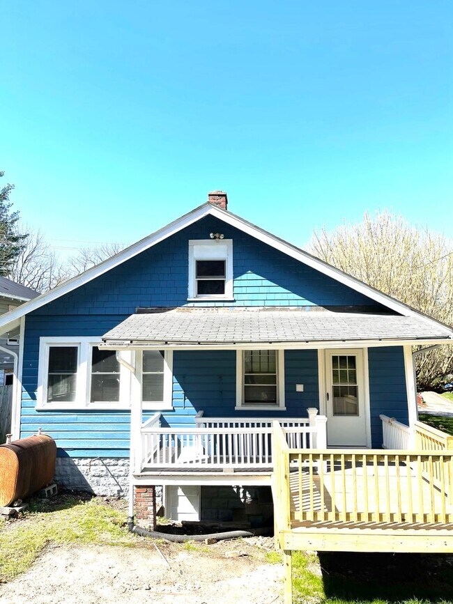 Foto del edificio - 2 Bedroom 1 Bath, Great Asheville location...
