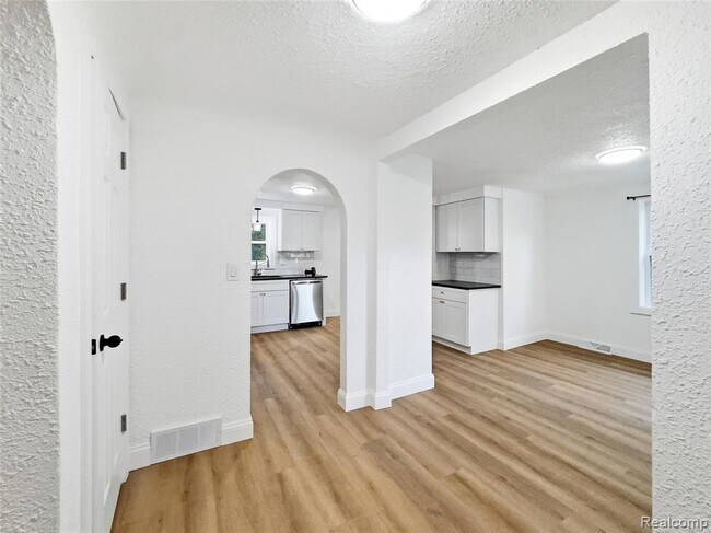 Foto del edificio - 2124 Bernice Ave
