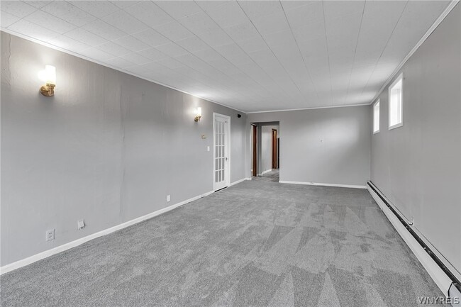 Building Photo - 629 Broadway