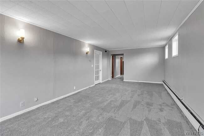 Foto del edificio - 629 Broadway St