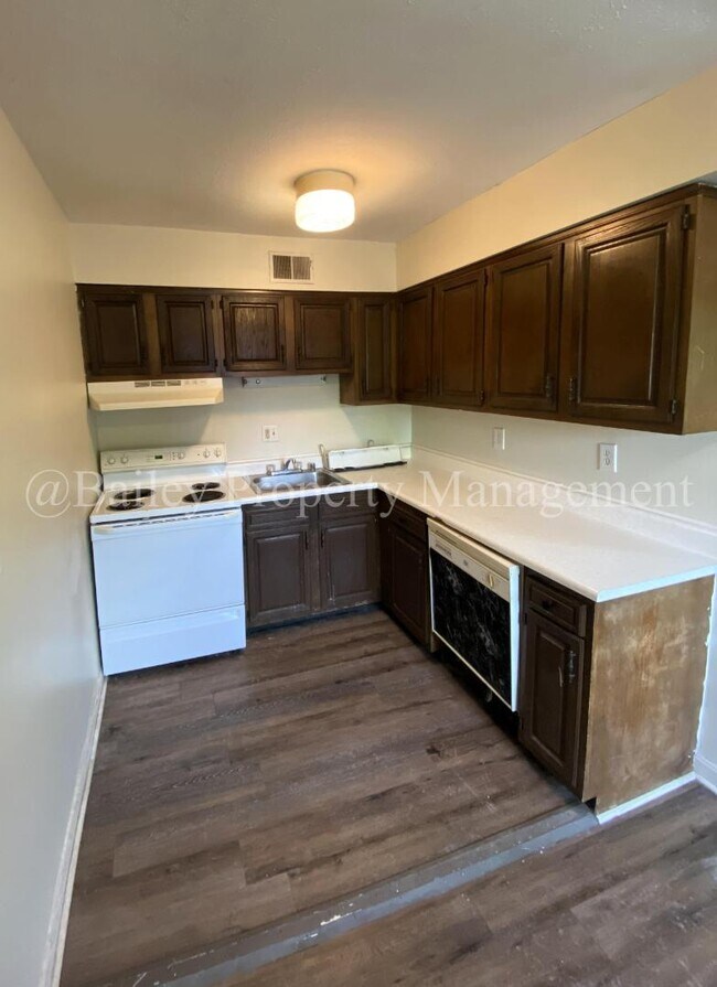 Foto del edificio - 6213 Jeffrey Dr