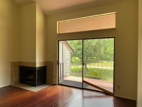 Foto del edificio - 8467 Sands Point Dr