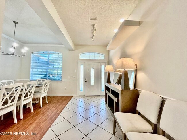 Foto del edificio - 9606 Melvina Rd