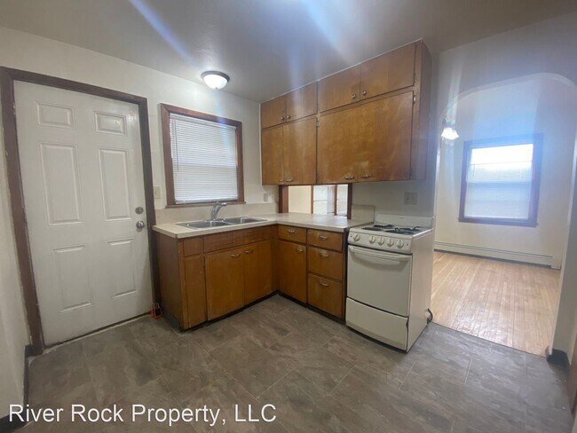 Building Photo - 3 br, 1 bath House - 718 8th Street South