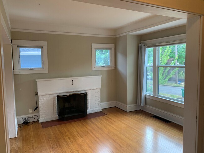 Foto del edificio - 3640 Densmore Ave N