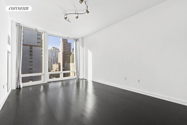 Foto del edificio - 300 E 23rd St