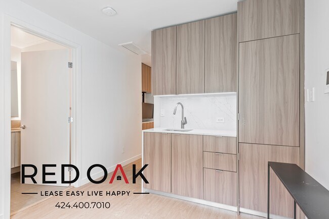 Foto del edificio - ~10 Weeks FREE~ Exceptional Fully Furnishe...