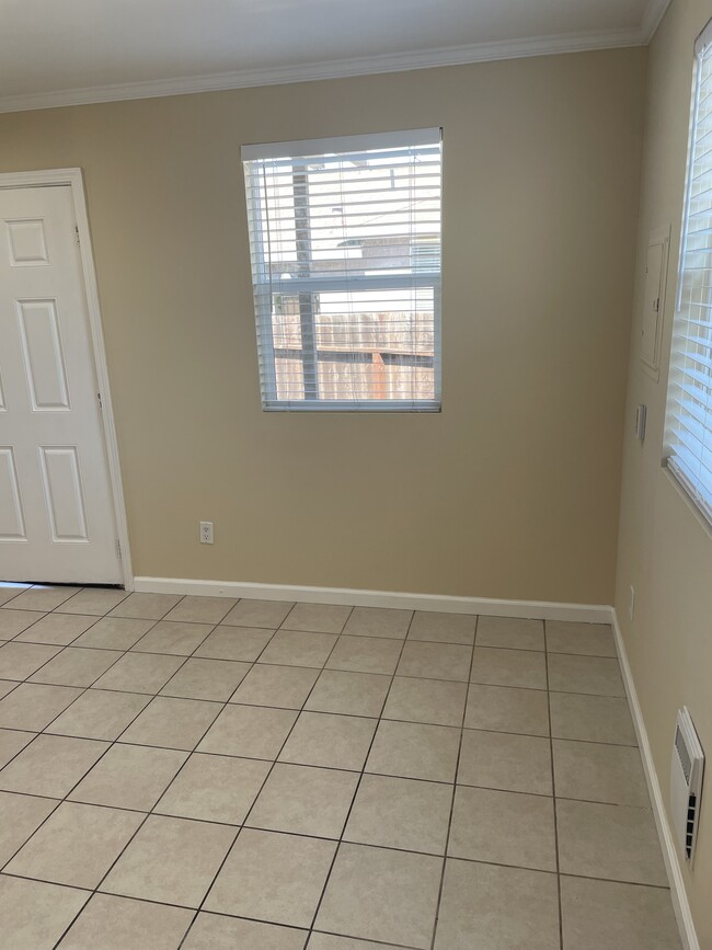 Building Photo - 1818 Rheem Ave