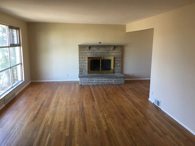 Foto del edificio - 227 Alameda Rd