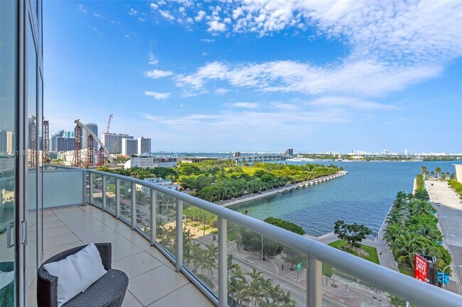 Foto del edificio - 888 Biscayne Blvd