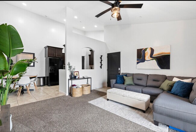 Building Photo - 203 E Jordan Ridge Blvd