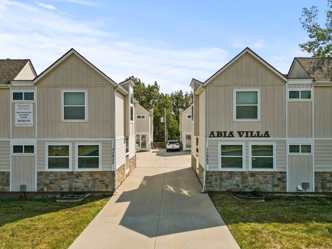 Abia Villa Exterior - 11023 Askew Ave