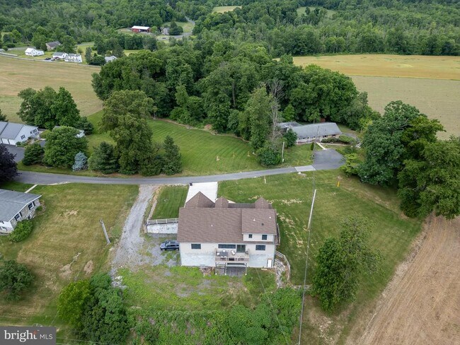 Building Photo - 42 Pine Grove Ln