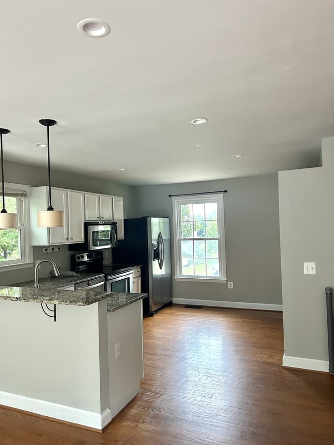 Building Photo - 10517 Bent Tree Dr