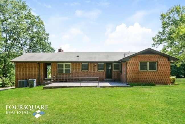 Building Photo - Single Family Ranch Style | Fully Renovated