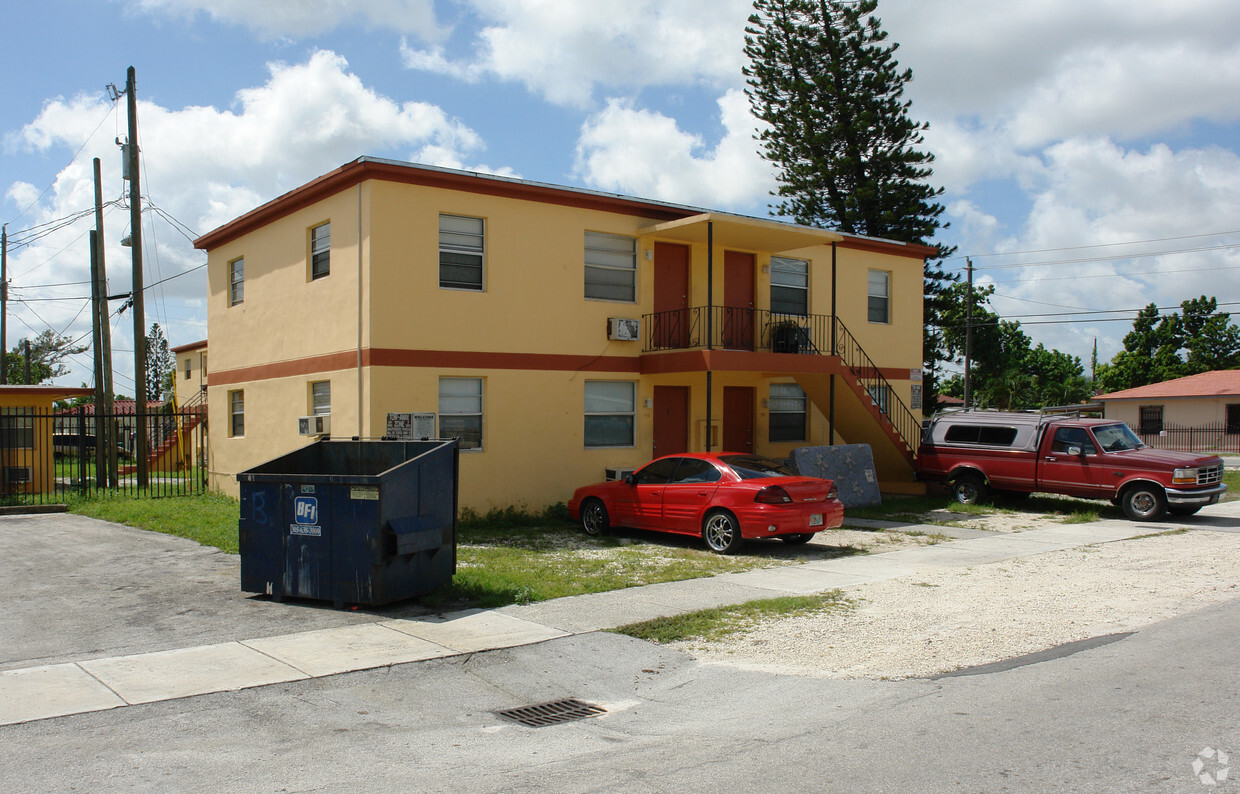 Primary Photo - 770 NW 101st St