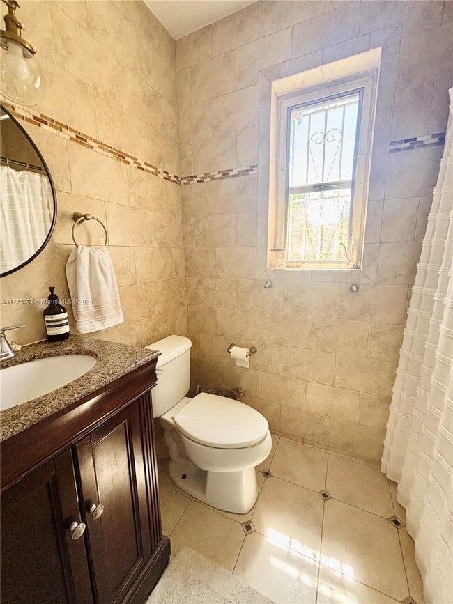 Building Photo - 3 bedroom in Miami Shores FL 33150