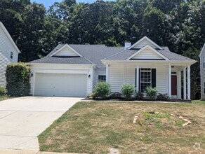 Building Photo - 8240 Chatham Oaks Dr