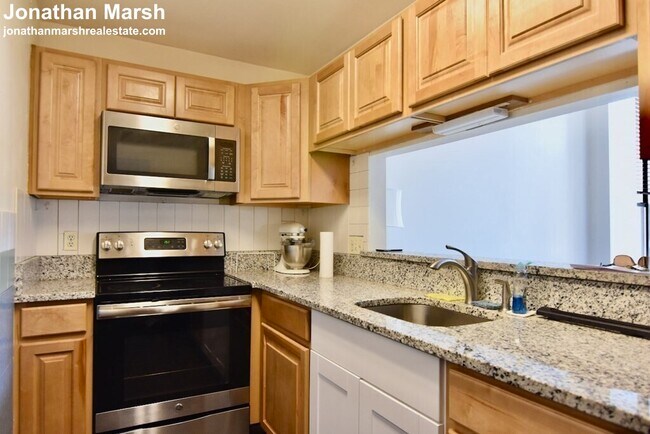 Building Photo - 141 Savin Hill Ave