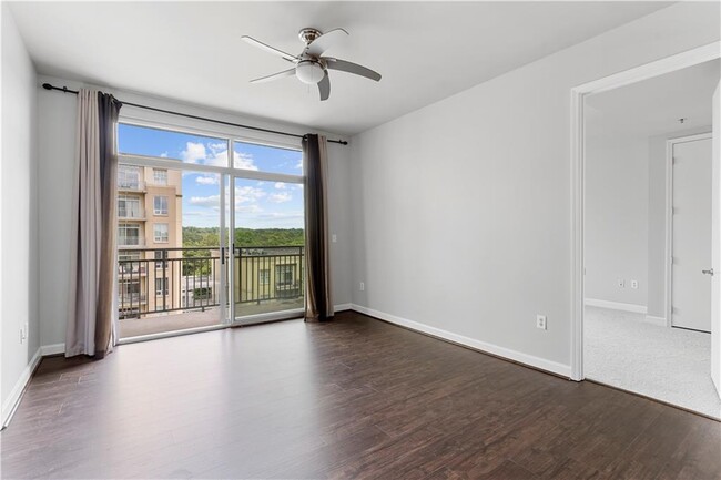 Building Photo - 711 Cosmopolitan Dr NE