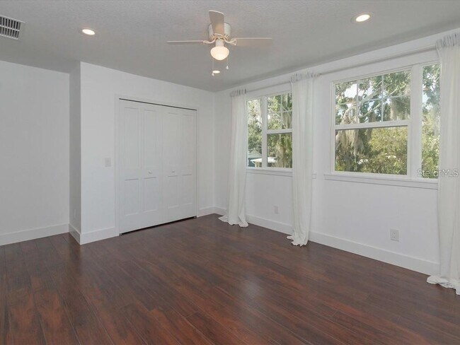 Foto del edificio - 1830 Staunton Ave