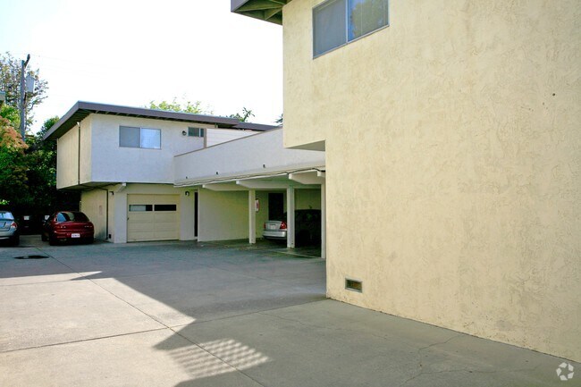 Foto del edificio - 242 Elwood St