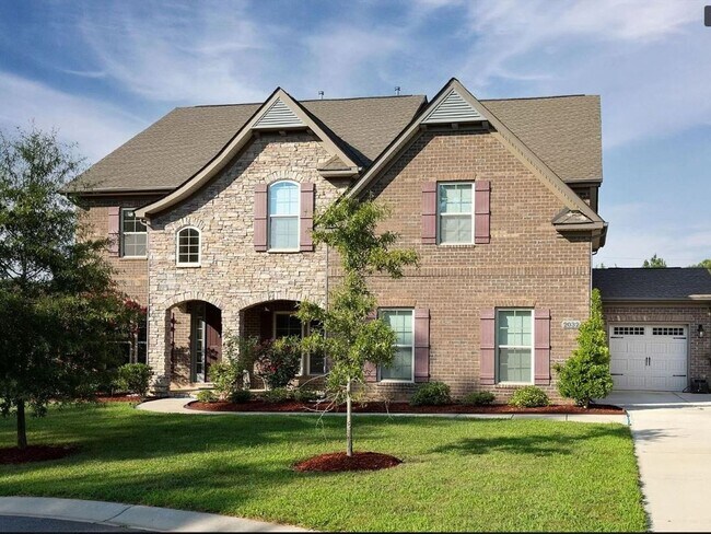 Building Photo - 5 Bedroom Single Family Home in Waxhaw