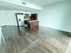 Building Photo - 1900 N Bayshore Dr