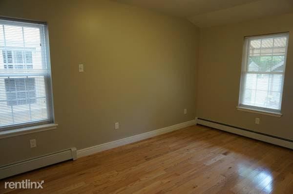 Foto del edificio - 7202 Juniper Valley Rd