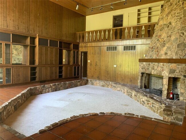 Foto del edificio - 718 Byrd Dr