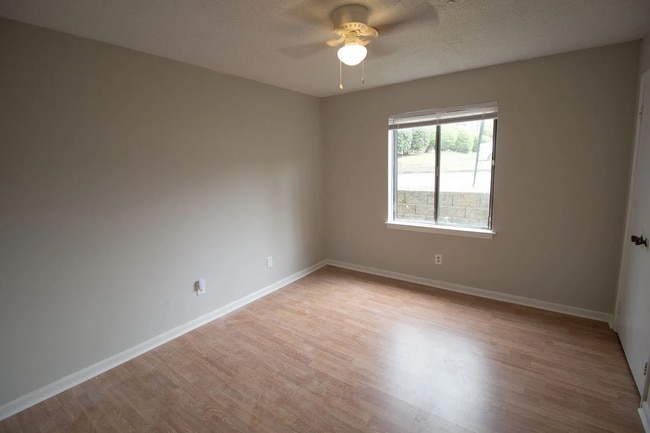 Building Photo - 107 Thornwell Ct