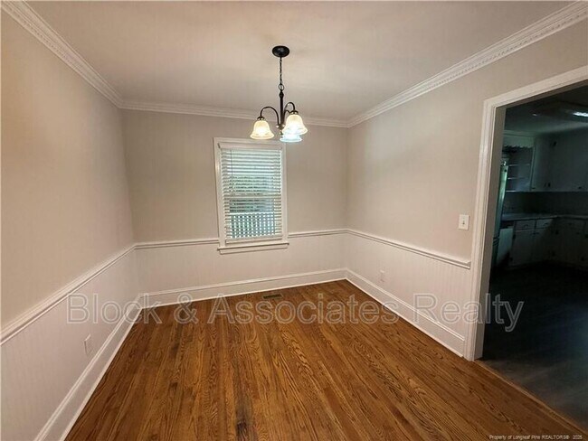 Building Photo - 907 Evans Dr