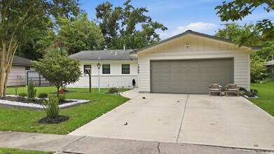 Building Photo - 1845 Westcrest Dr