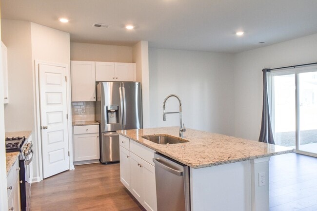 Building Photo - 1057 Saltgrass Way