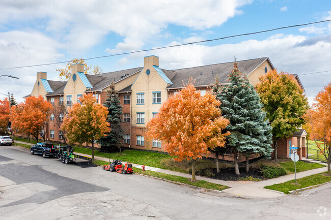 Building Photo - Miles Manor