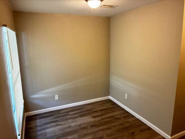 Photo - 6332 Fabian Dr House