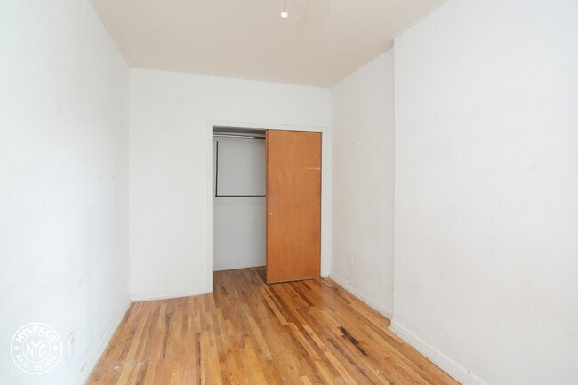 Building Photo - 497 Dean St