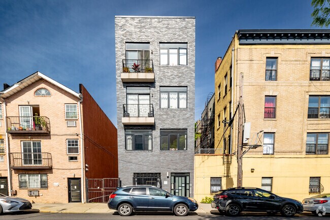 Foto del edificio - 90 Troy Ave