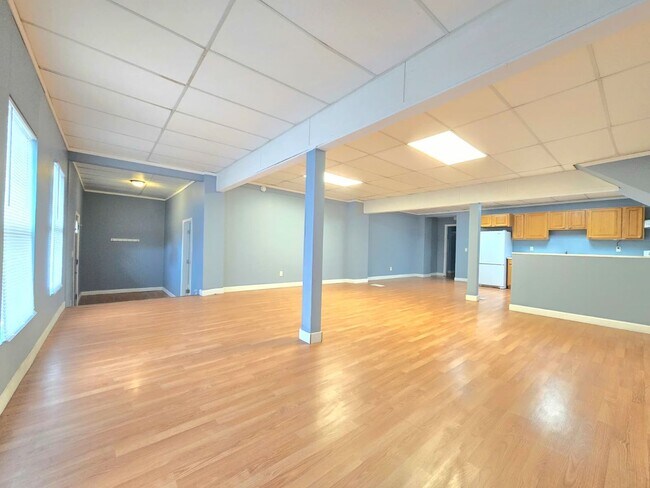 Foto del edificio - 815 N Main St