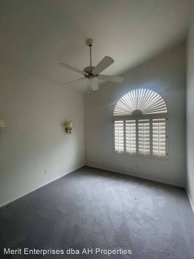 Building Photo - 3 br, 2 bath House - 2430 W HEMLOCK WAY