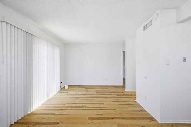 Building Photo - 2707 Windswept Cove