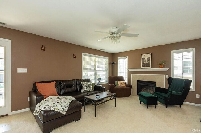 Building Photo - 2812 E Bressingham Gdn Wy