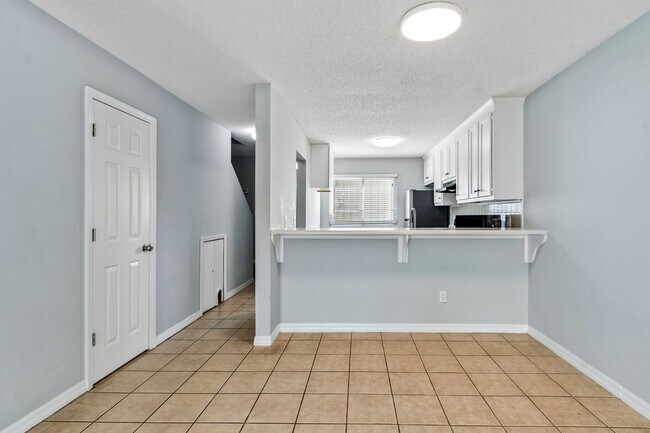 Foto del edificio - Adorable Beach Townhouse Close to Downtown