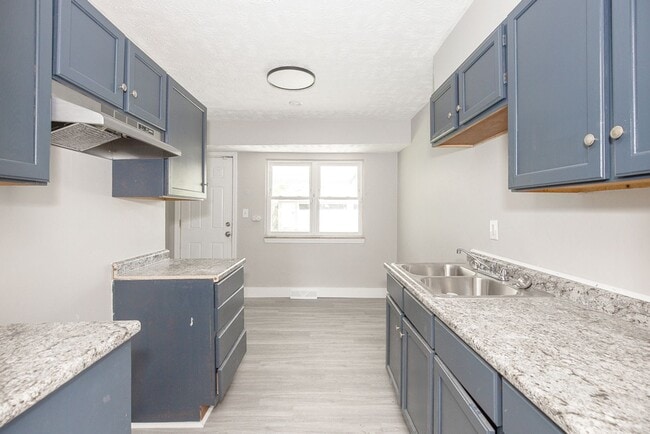 Building Photo - Convenient Showings — No Appointment Needed!