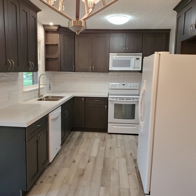 Kitchen - 3505 Raber Ter
