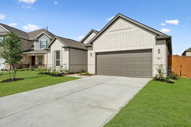 Building Photo - 7611 Royal Oasis Ln